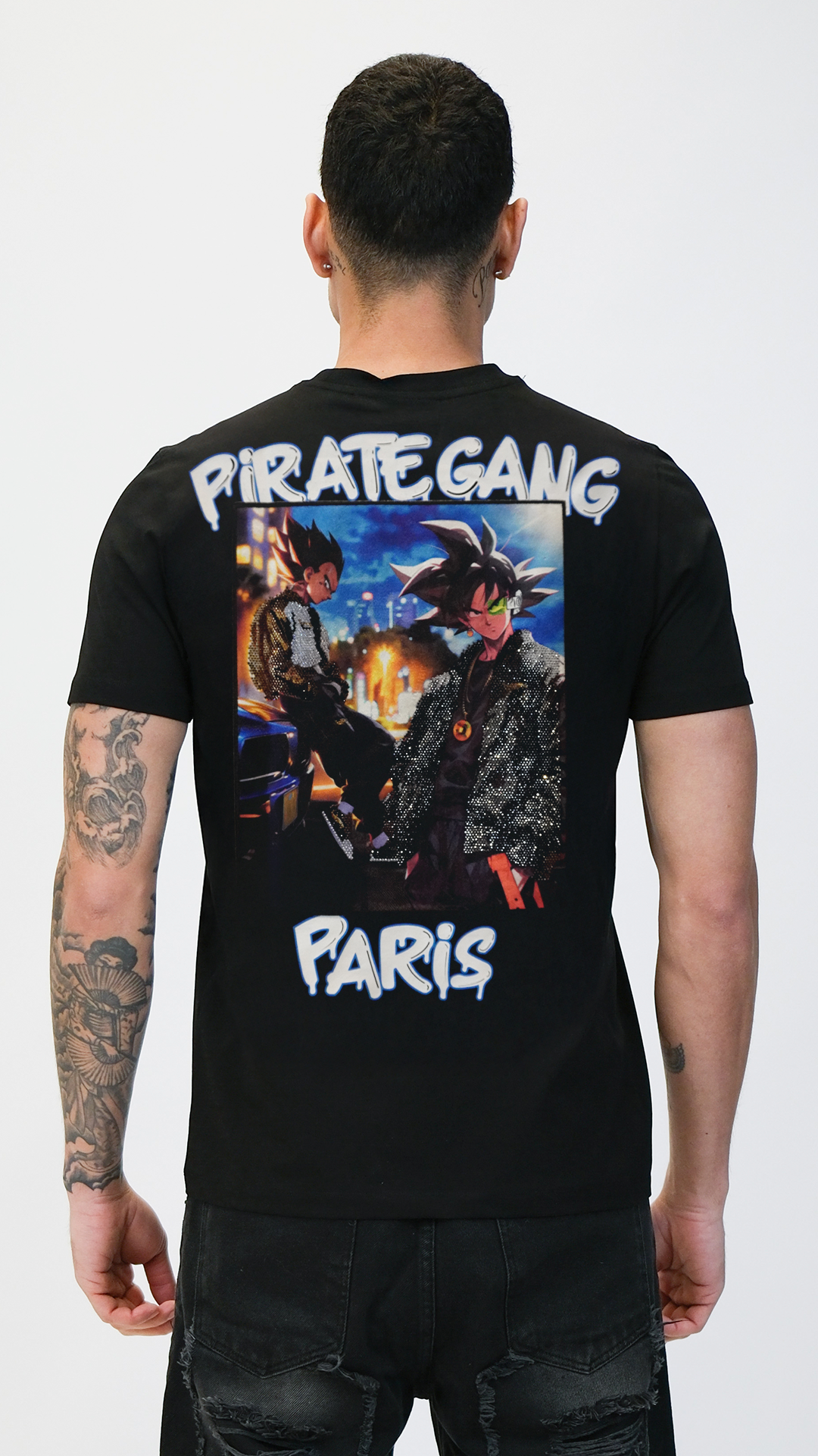 Camiseta Pirate Gang París Negra Terciopelo y Pedrería Brillante Goku y Vegeta